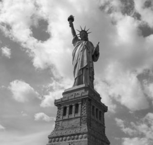 La Estatua De La Libertad Liberty Island Nueva York EEUU